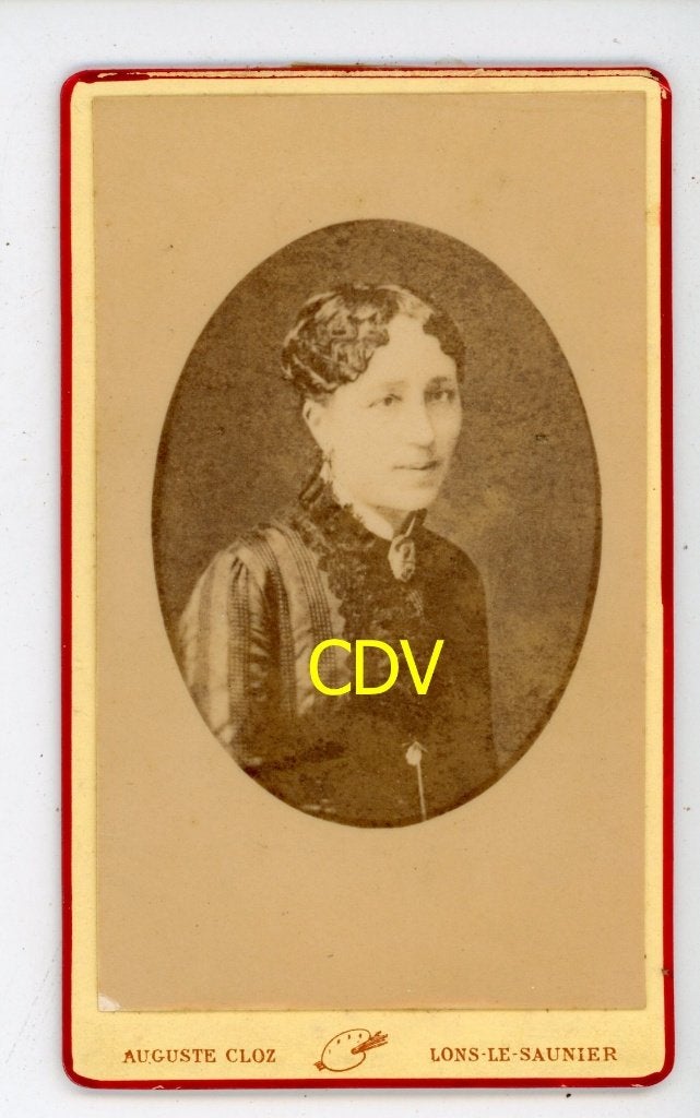 G190; Antieke CDV foto , dame, Auguste Cloz, Lons-le-Saunier, Verzamelen, Verzenden, Foto, Zo goed als nieuw, Voor 1940