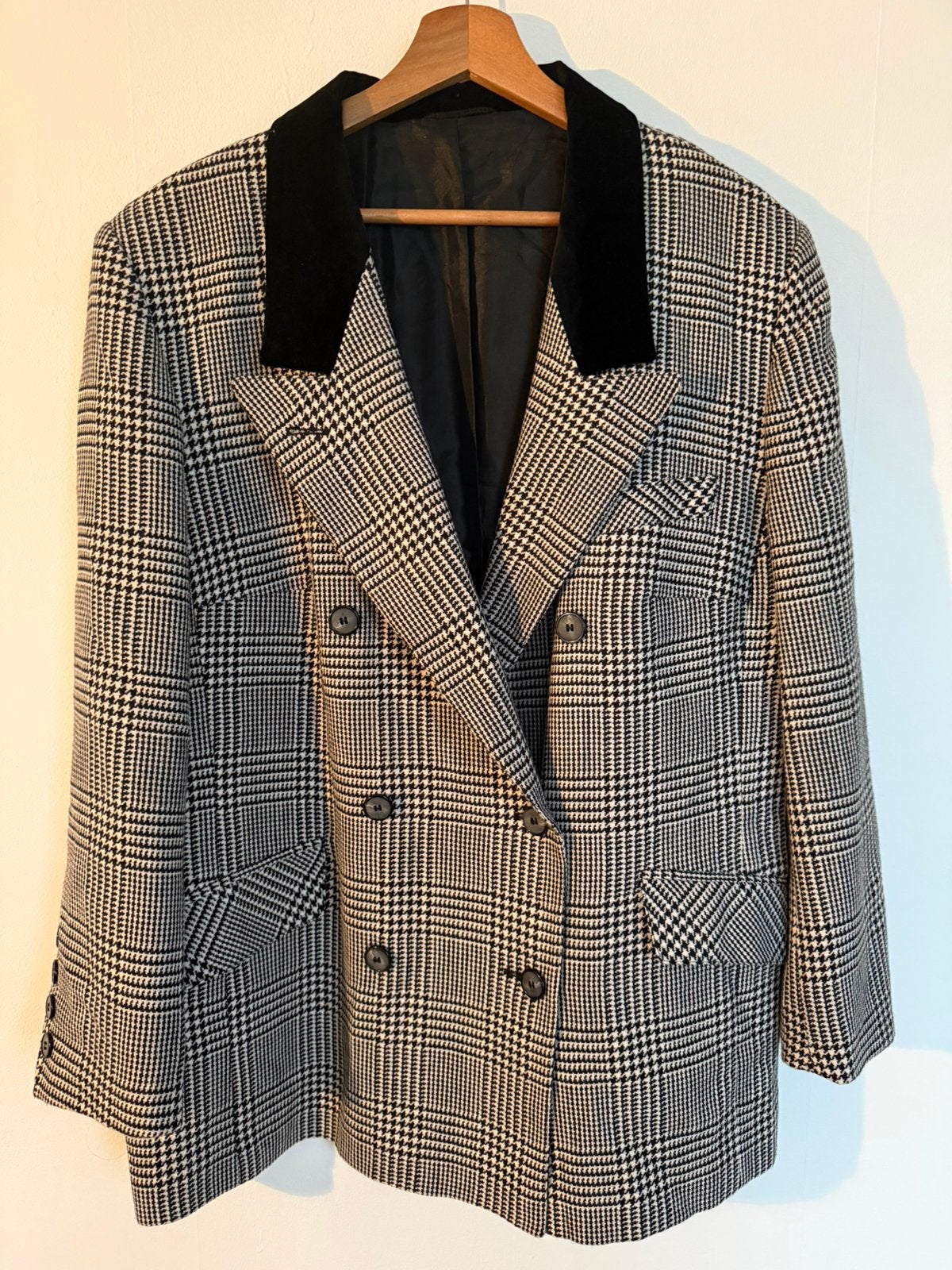 Vintage Wollen Blazer met Zwarte Fluwelen Kraag (100% Wol), Kostuum of Pak, Zwart, Maat 46/48 (XL) of groter, Ophalen of Verzenden