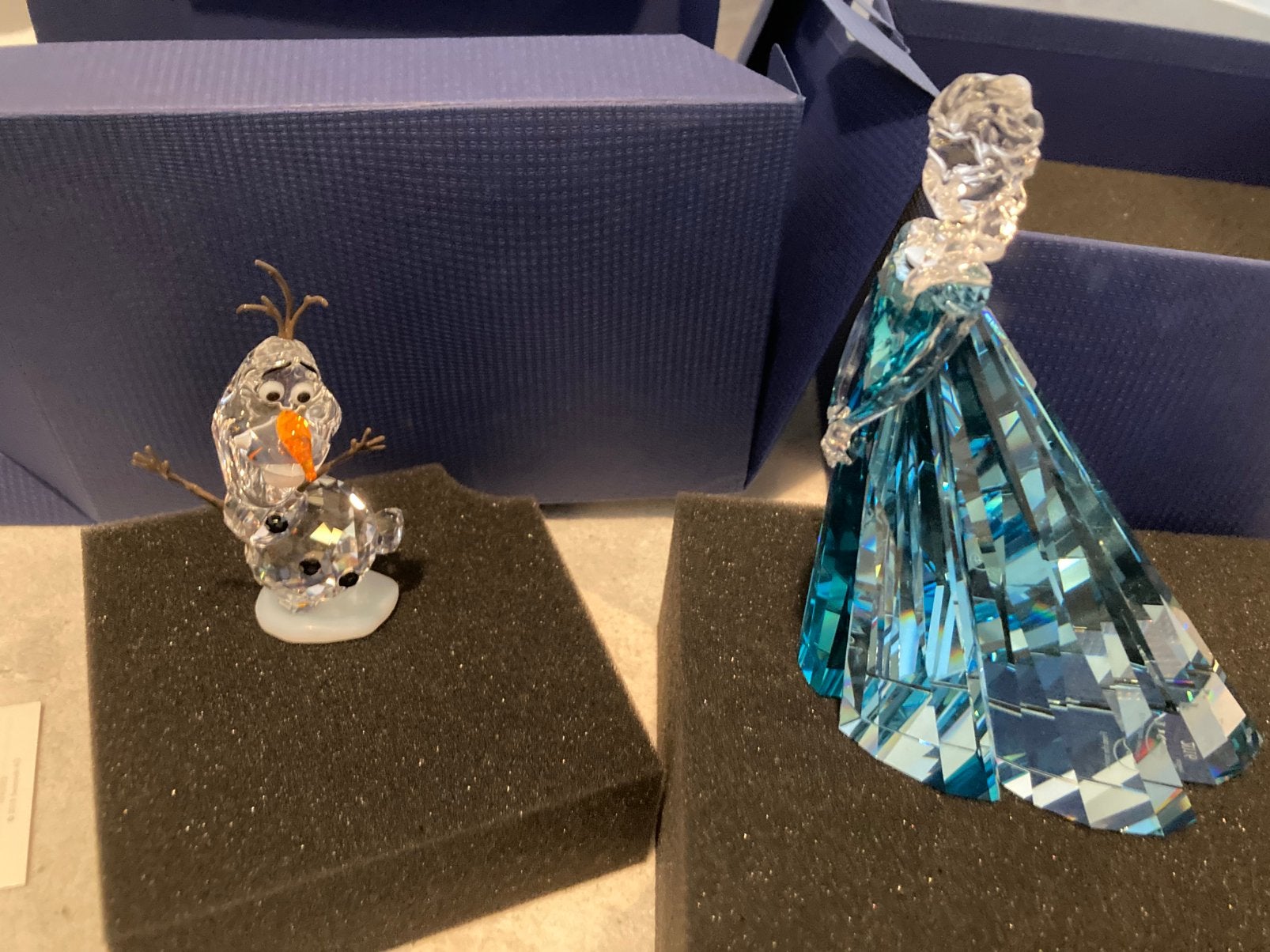 Swarovski Disney Elsa & Olaf, Verzamelen, Swarovski, Ophalen of Verzenden, Zo goed als nieuw, Figuurtje