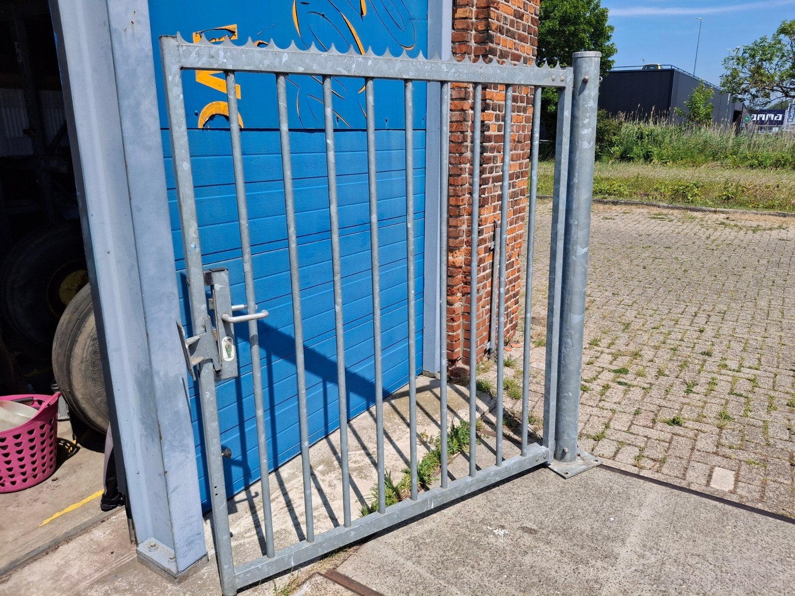 Gegalvaniseerd hekwerk draai hekwerk, Ophalen, Zo goed als nieuw, IJzer, Met poort