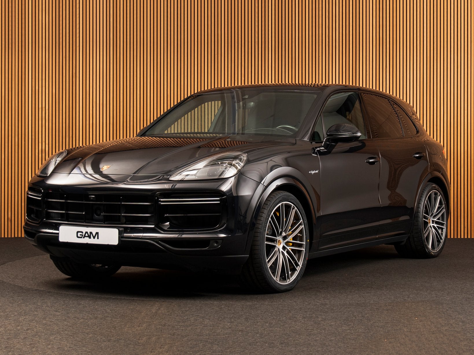 Porsche Cayenne 4.0 Turbo S E-Hybrid PANO | 18WEG | PCCB | P, Automaat, Gebruikt, 3000 kg, Zwart