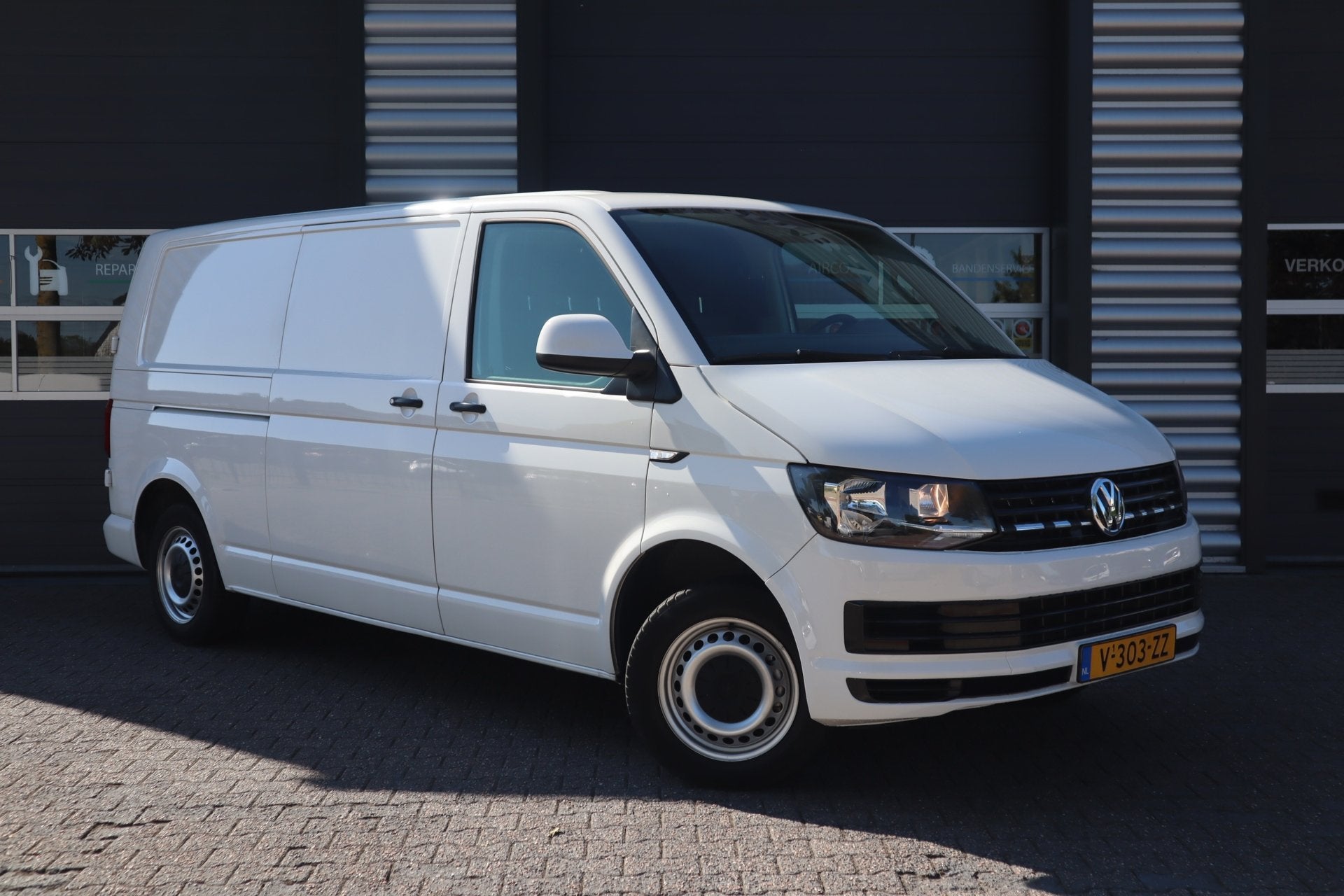 Volkswagen Transporter 2.0 TDI L2H3 Comfortline Koelauto, Voorwielaandrijving, Stof, Gebruikt, Volkswagen