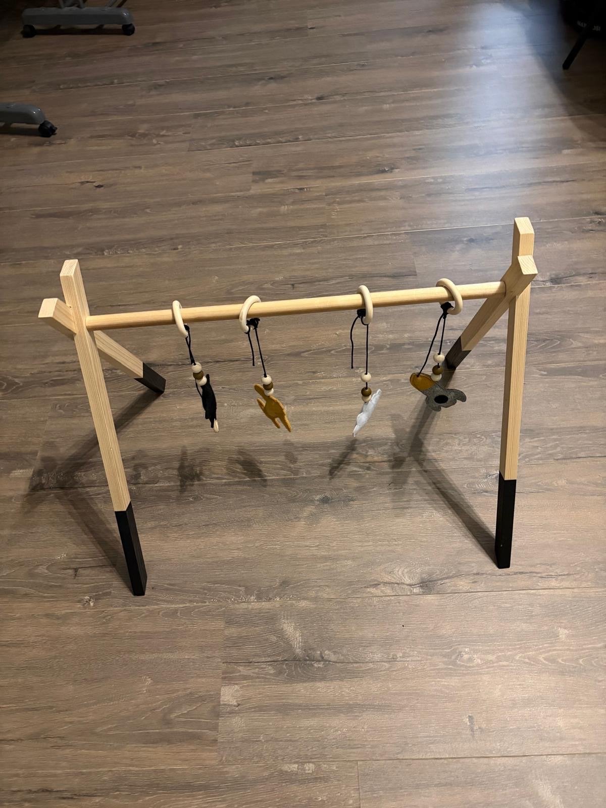 Houten Babygym met vilten hangers, Ophalen, Gebruikt, Babygym