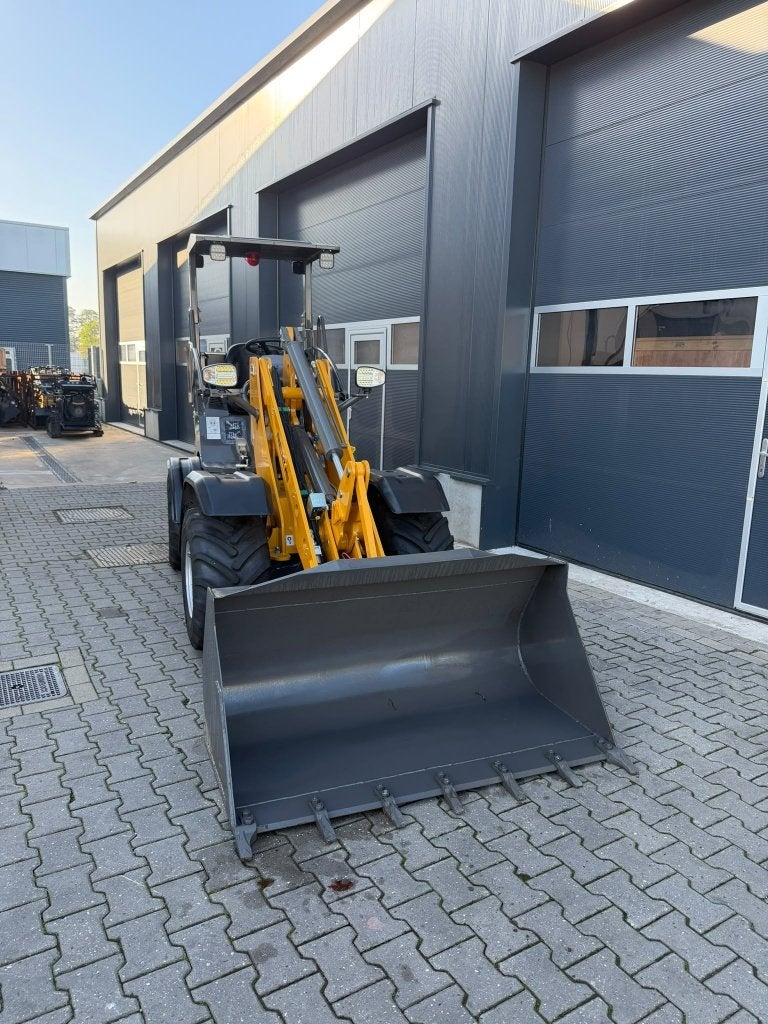 Foto 4 van Rexus H2600 minishovel YANMAR diesel. NIEUW gratis geleverd