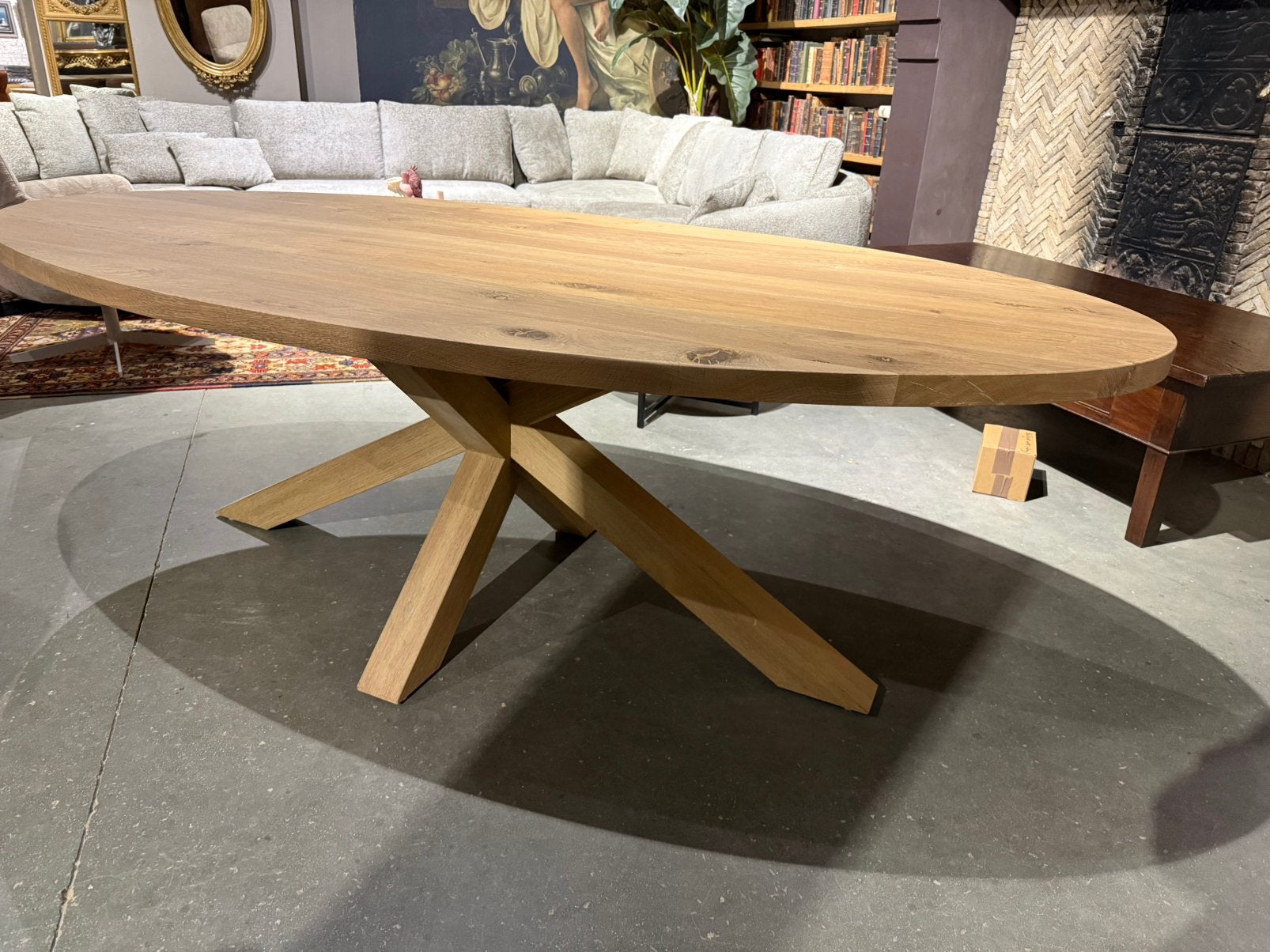 Showroommodel ovale tafel 230x120 verouderd eiken poot hout, Huis en Inrichting, Ophalen, 100 tot 150 cm, Eikenhout, 200 cm of meer