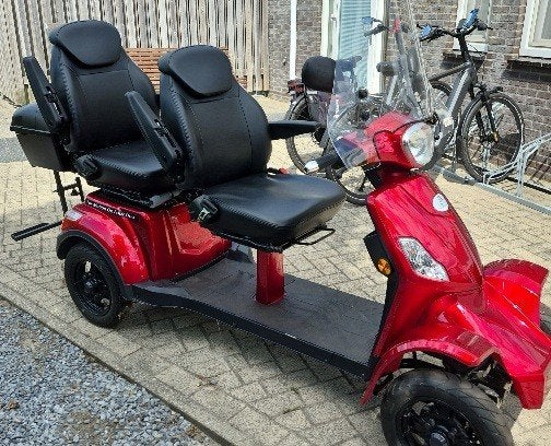 mooie rode tweepersoons scootmobiel,, zgan., Diversen, Ophalen, Zo goed als nieuw, 16 t/m 25 km, 16 km/u of meer
