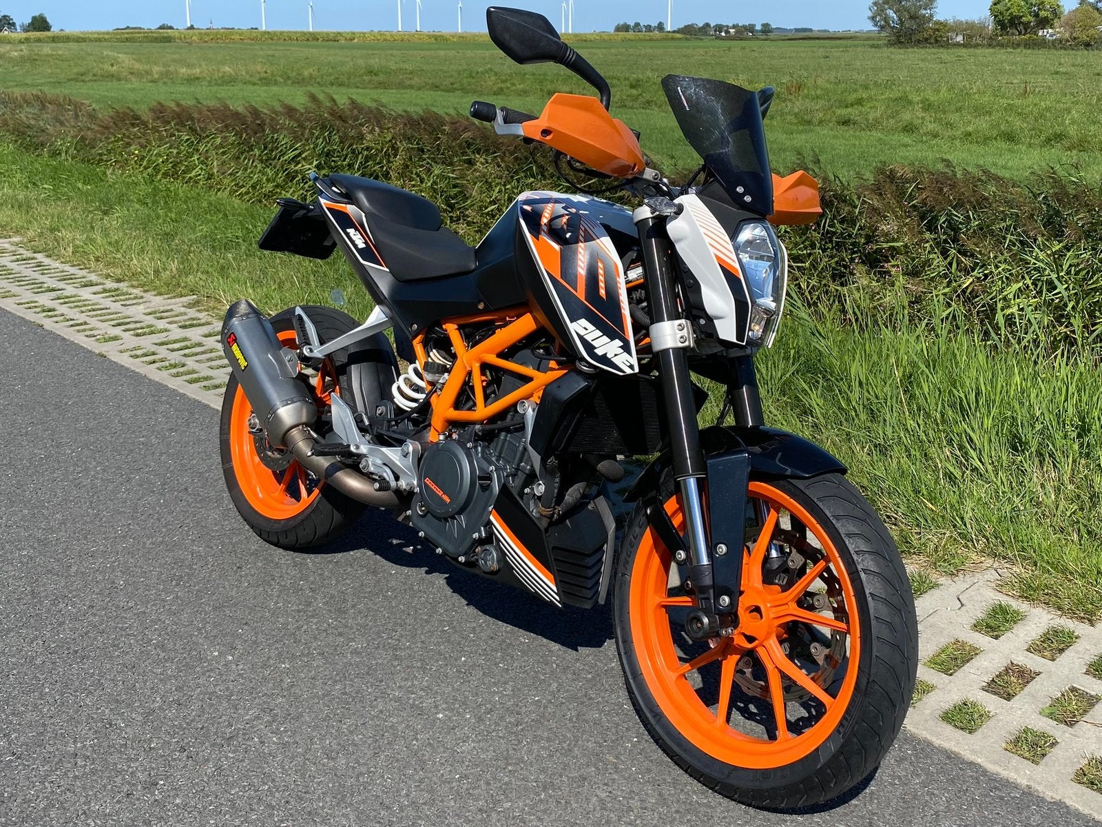 KTM Duke 390 | A2 | akrapovic uitlaat | handvat verwarming, Motoren, 390 cc, Occasion, Particulier, Minimaal motorrijbewijs A2