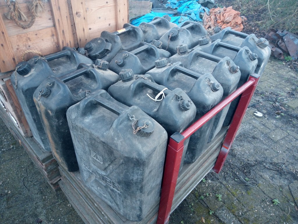 Partij leger water jerrycans 20 liter (12 stuks), Verzamelen, Militaria | Algemeen, Ophalen, Landmacht, Nederland