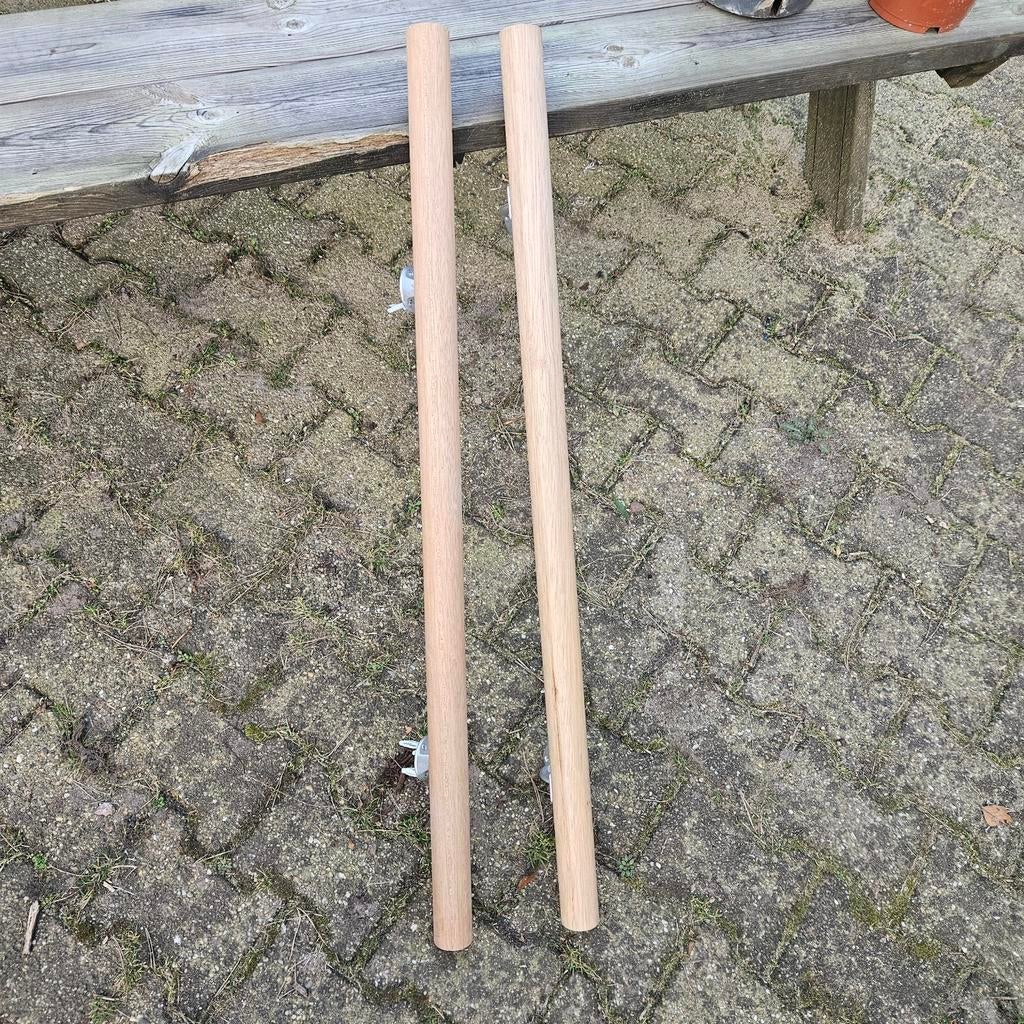 2x Hardhouten Trapleuning 101cm met muurbevestiging, Ophalen of Verzenden, Gebruikt