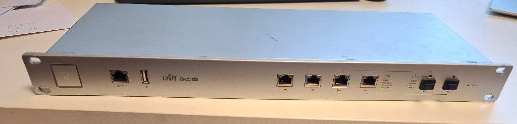 Ubiquiti USG PRO 4 security gateway, Computers en Software, Router, Ubiquiti, Gebruikt, Ubiquiti