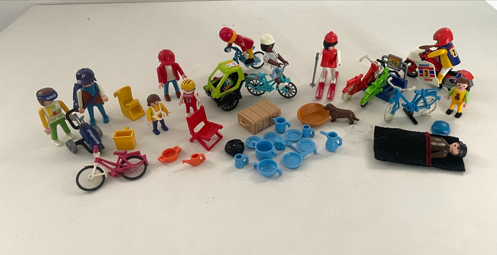 Grote Playmobil set met figuren, voertuigen en accessoires