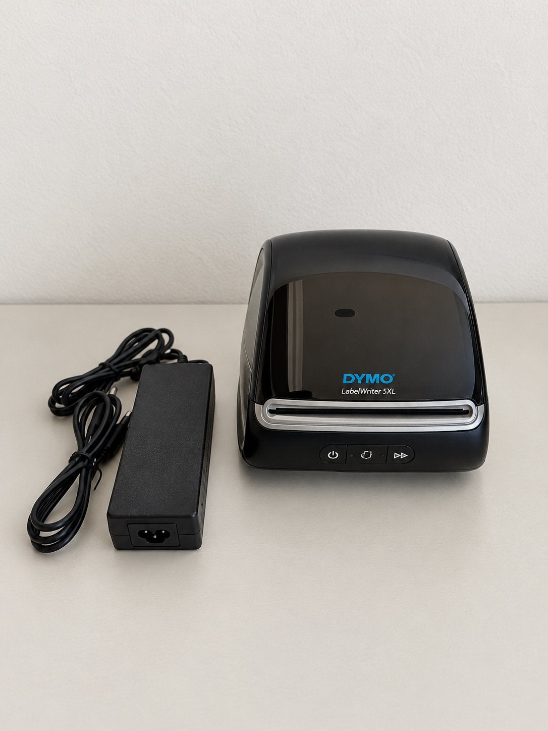 DYMO LabelWriter 5XL inclusief adapter + 3 Rollen labels, Computers en Software, Qwerty, Verzenden, Zo goed als nieuw, Nvt