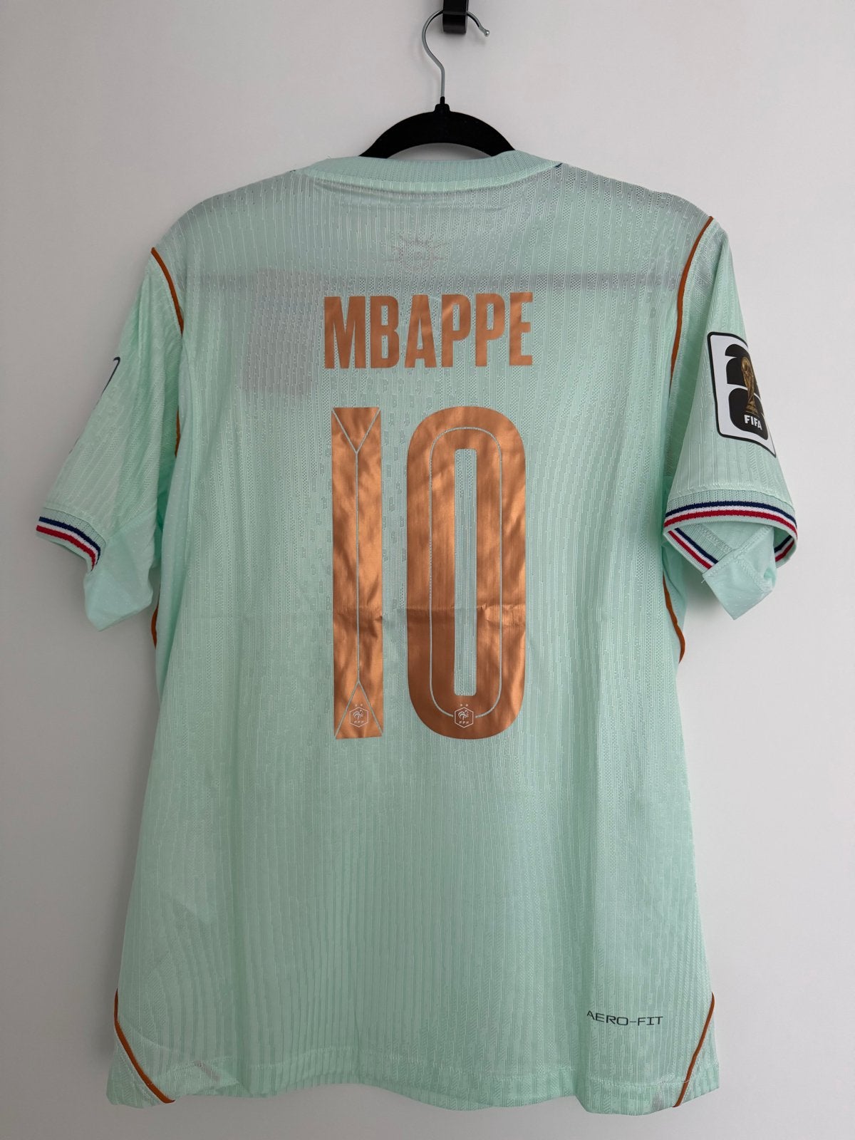 Frankrijk voetbalshirt Mbappé, Maat 48/50 (M), Ophalen of Verzenden, Voetbal, Gedragen