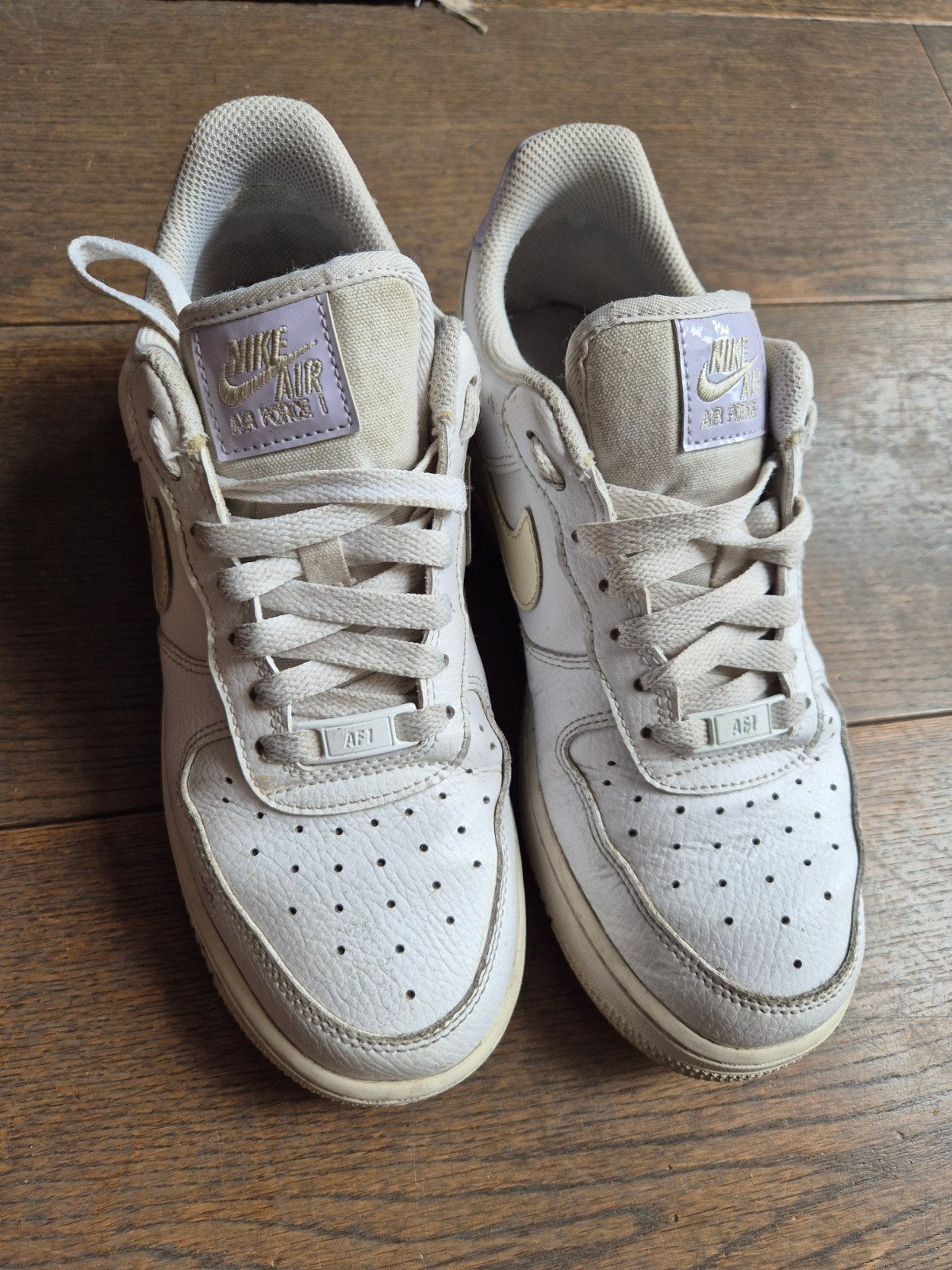 Nike Air Force 1 - Maat 39  Witte sneakers met lichte schade, Wit, Nike, Ophalen of Verzenden, Sneakers of Gympen