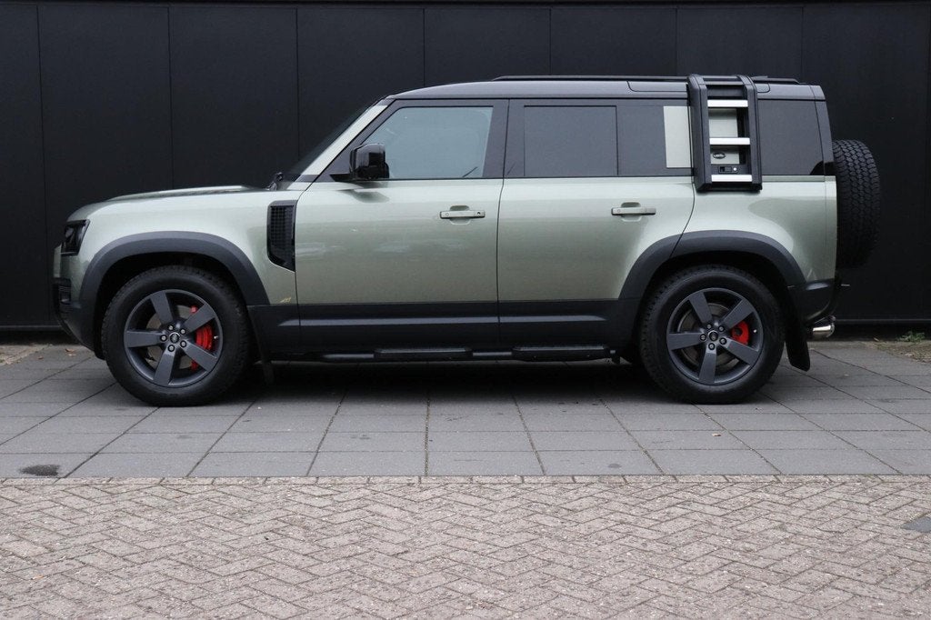 Land Rover Defender P400 110 HSE 6 CILINDER | PANO-DAK | LED, Auto's, Automaat, Gebruikt, SUV of Terreinwagen, 165 €/maand