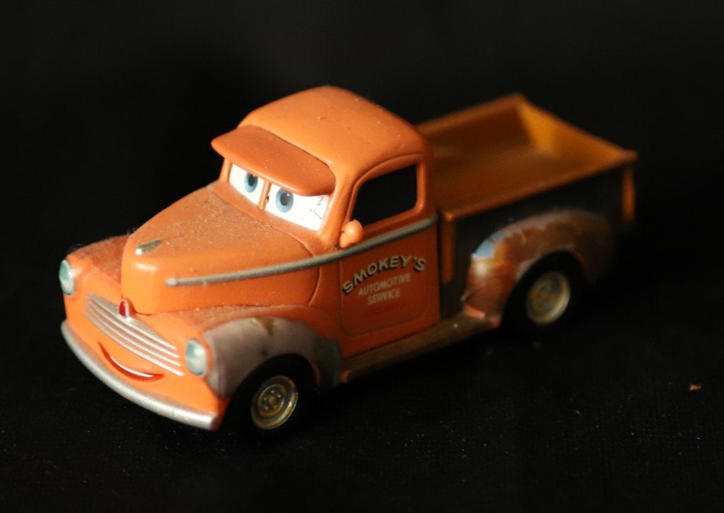 Disney Cars Smokey, Verzamelen, Disney, Ophalen of Verzenden, Overige figuren, Gebruikt, Beeldje of Figuurtje