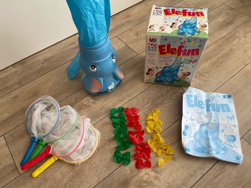 Elefun vlinderspel - met 29 vlinders en 4 netjes, Drie of vier spelers, Ophalen of Verzenden, Gebruikt, MB