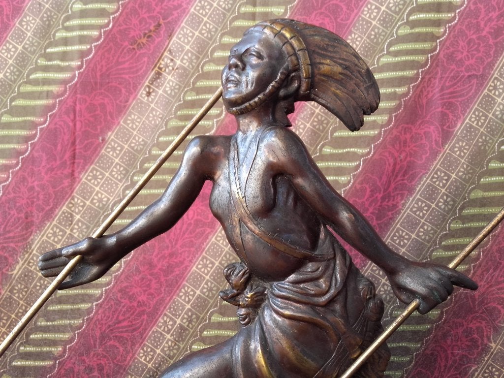 Mooi oud brons beeld van een danser met speren 36,2 cm., Antiek en Kunst, Ophalen of Verzenden, Beeld, Handgemaakt, Brons
