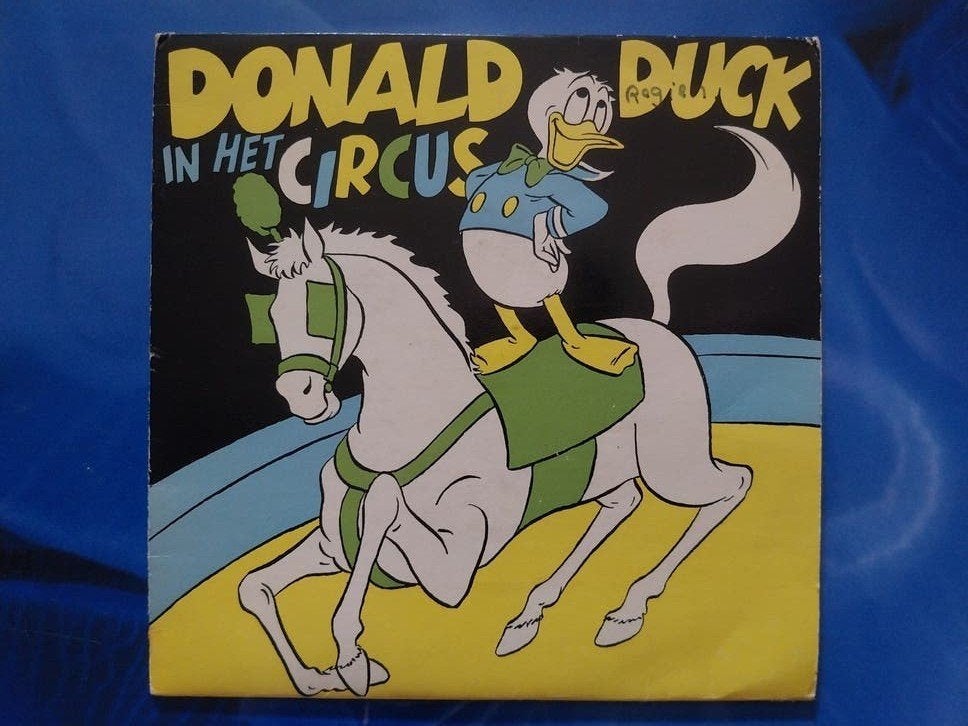 SINGLE - DONALD DUCK IN HET CIRCUS - 1958, Cd's en Dvd's, 7 inch, Ophalen of Verzenden, Verhaal of Sprookje, EP