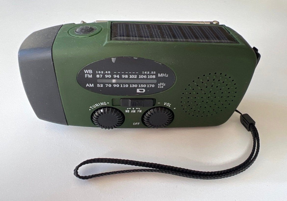 Noodradio met zonne-energie en handslinger - Groen, Ophalen of Verzenden, Zo goed als nieuw, Wereldontvanger