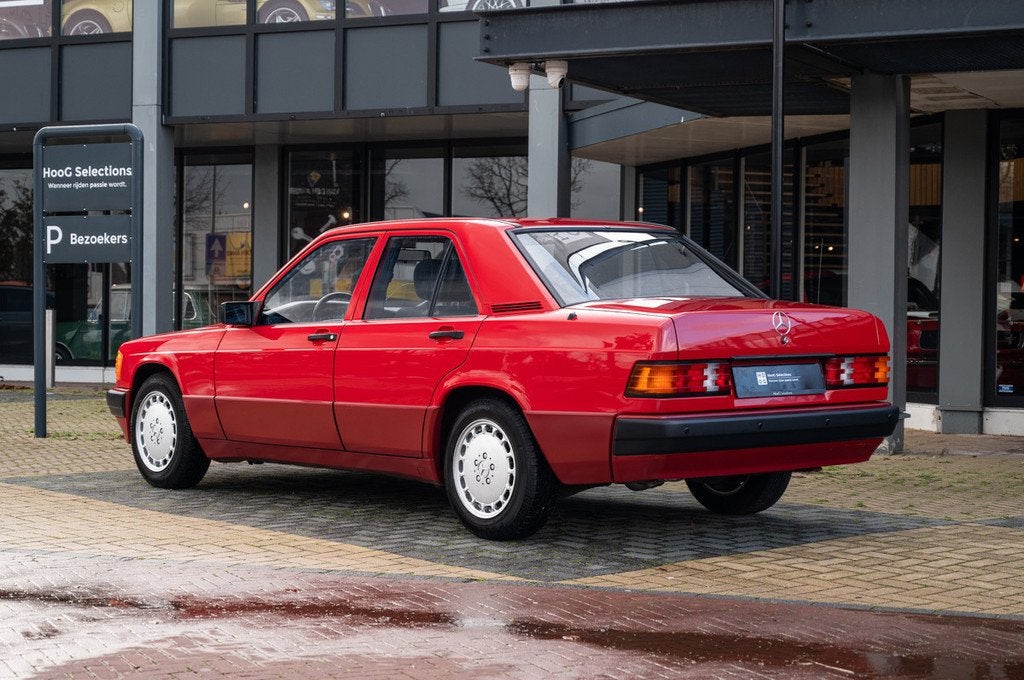 Mercedes-Benz 190 E 1.8 (bj 1992), Auto's, Oldtimers, Stof, Zwart, Bedrijf, Handgeschakeld