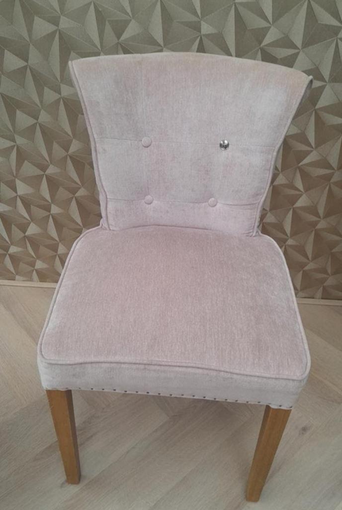 Riviera Maison roze stoel met houten poten oude collectie, Ophalen of Verzenden, Zo goed als nieuw, Overige kleuren, Eén