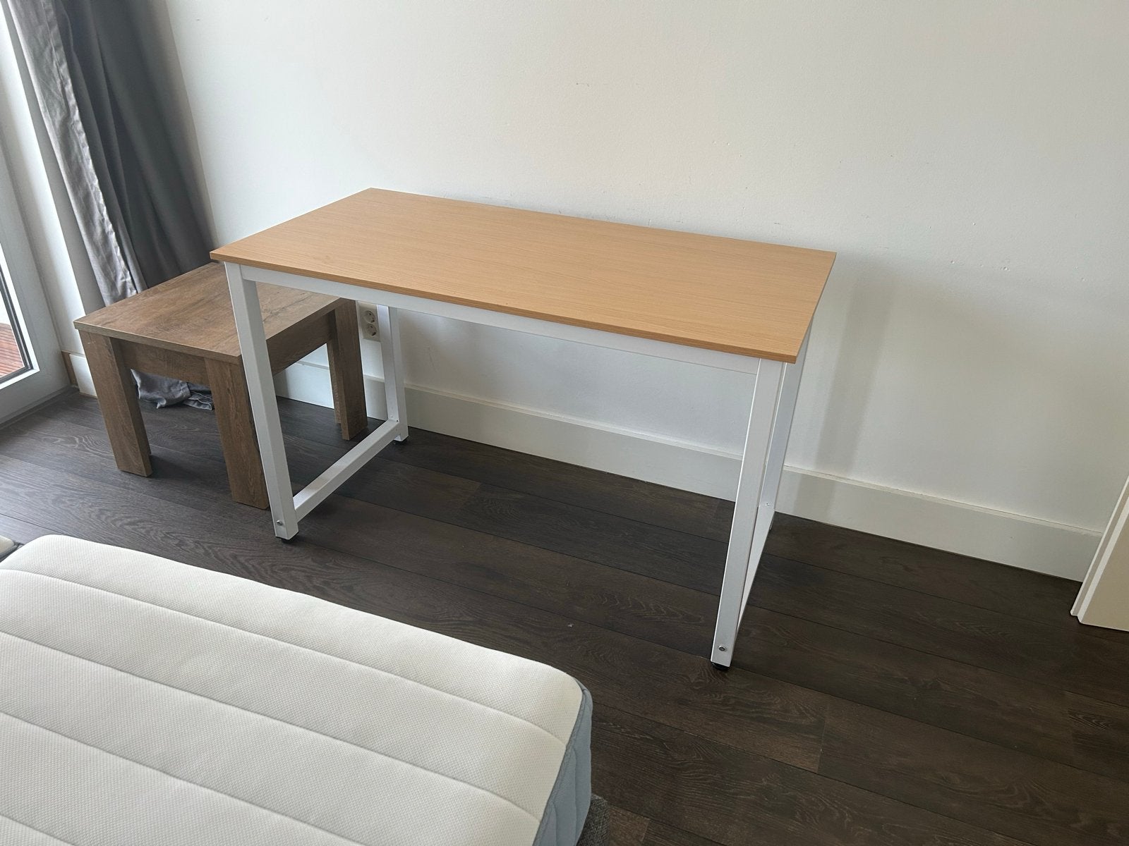Houten bureau met metalen onderstel - 120x60x75 cm, Huis en Inrichting, Bureaus, Ophalen, Zo goed als nieuw, Hout, Overige typen