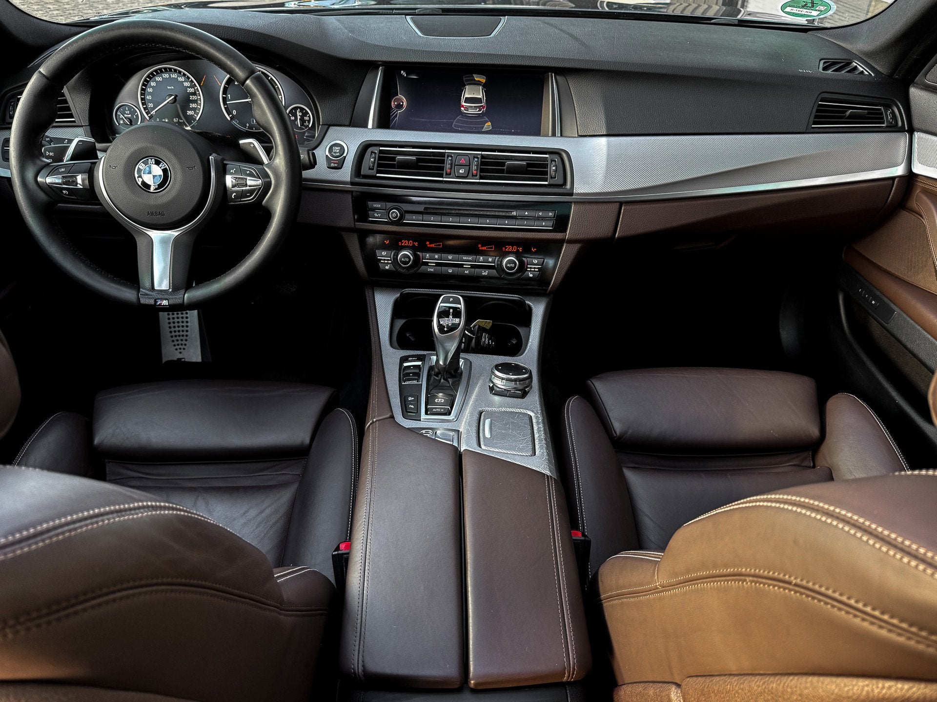 BMW 5-serie Touring 530d Xdrive 530xd 3X M-Sport PANO/TREKHA, Auto's, Automaat, Dealer onderhouden, Gebruikt, Euro 6