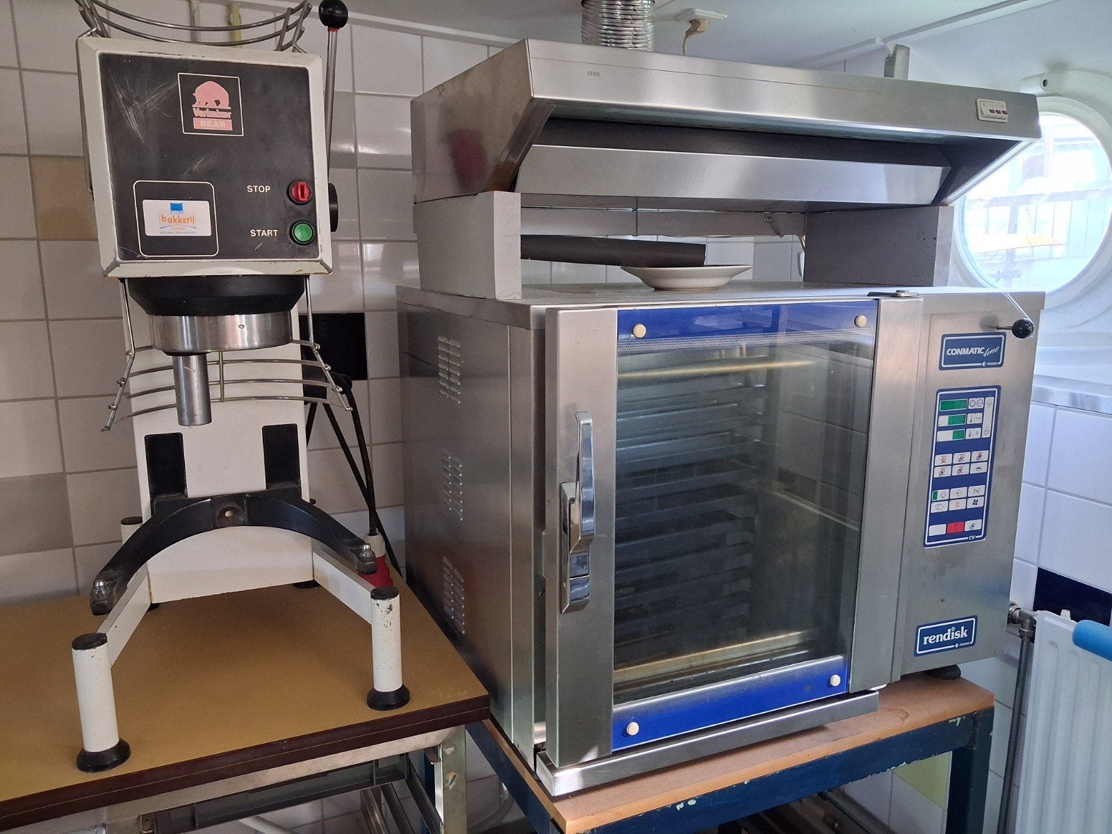 Rendisk Conmatic Line Houno Combi-Stoomoven met Afzuigkap, Ophalen, Gebruikt