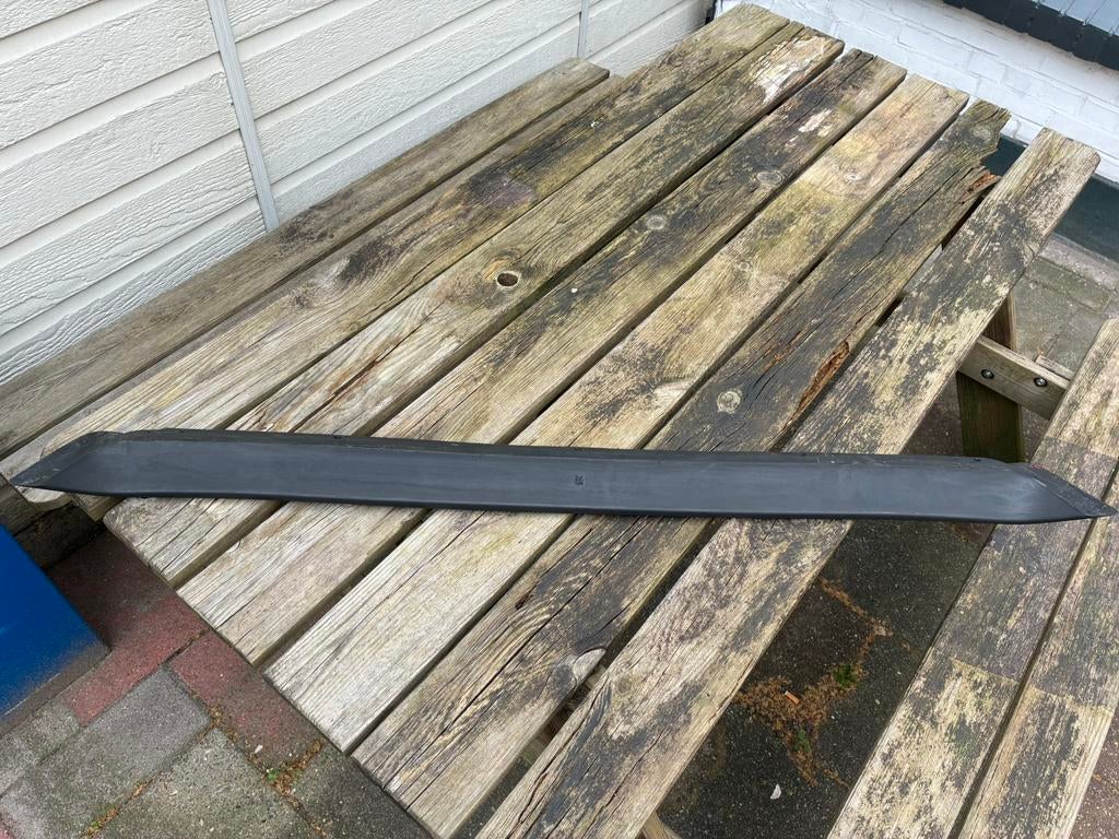 Peugeot 205 spoiler voor achterklep origineel, Gebruikt, Achterklep, Ophalen of Verzenden, Achter