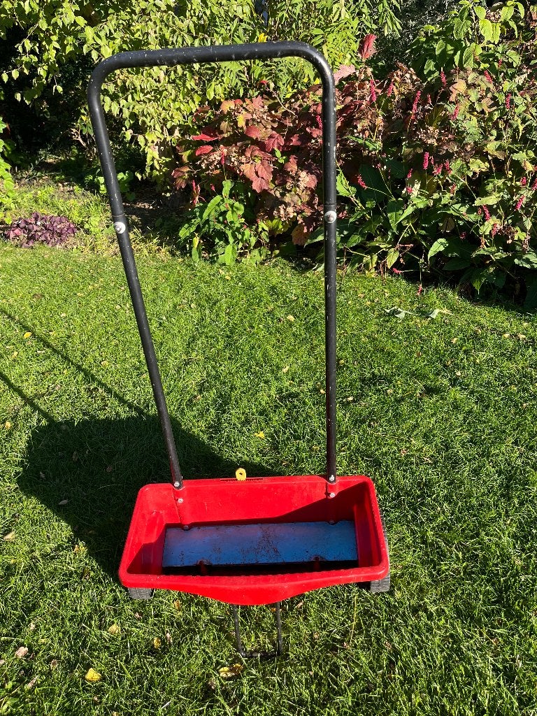 Strooiwagen voor bemesten gazon, Ophalen, Hydrokorrels