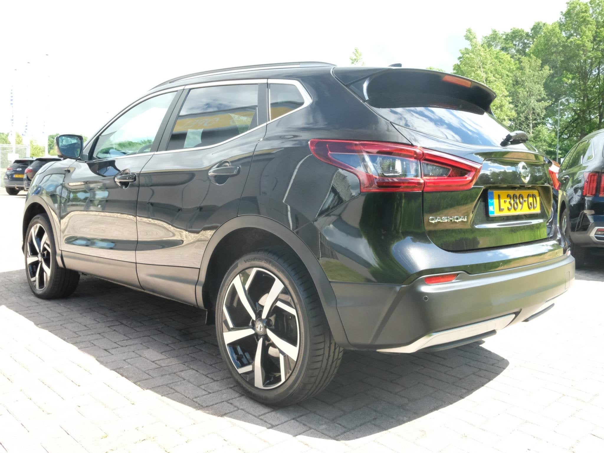 Nissan Qashqai 1.3 DIG-T Premium Edition 140 PK | Lederen be, Auto's, Voorwielaandrijving, Gebruikt, 4 cilinders, Zwart