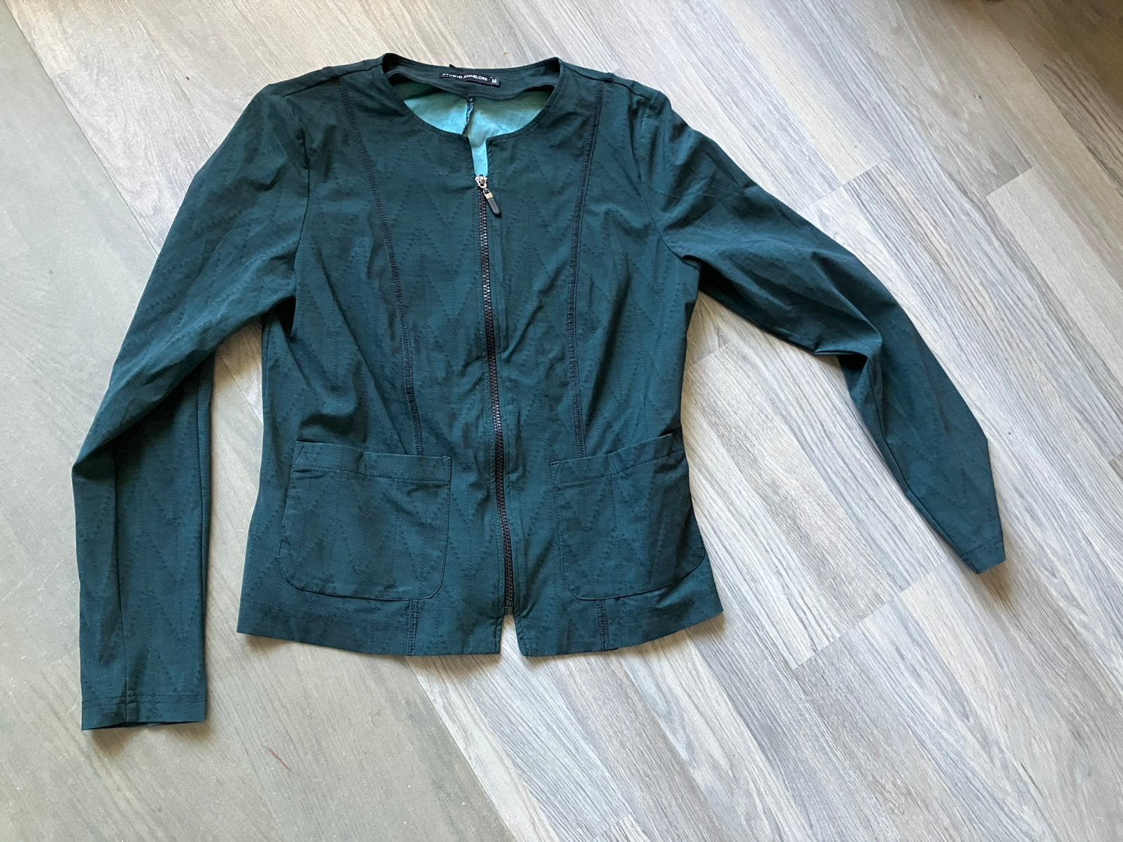 Super mooi merk jasje van Studio Anneloes mt M super koopje, Kleding | Dames, Jasjes, Kostuums en Pakken, Ophalen of Verzenden