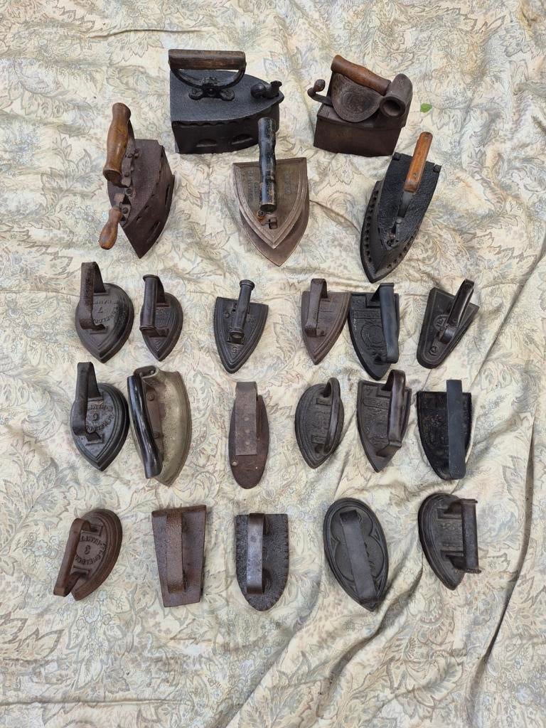 Partij van 22 strijkijzers antiek brocante, Antiek en Kunst, Ophalen of Verzenden
