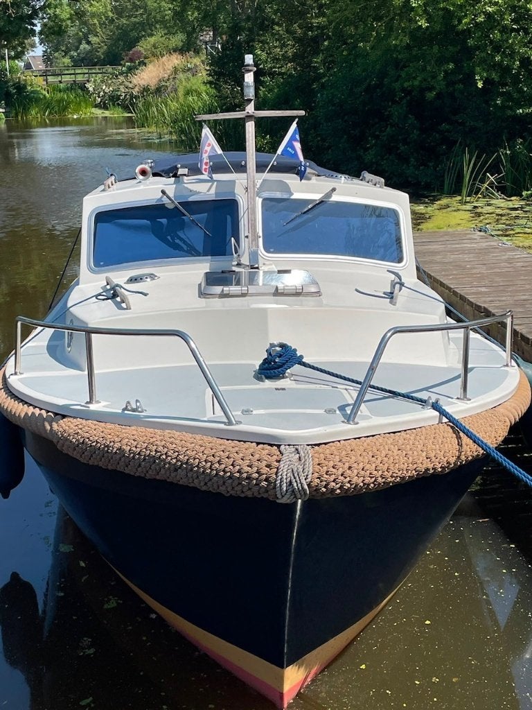 Charmante ONJ Loodsboot 760 – Ideale Vakantie- en Toerboot, Binnenboordmotor, 1.80 meter, Rondzit, 1 cm