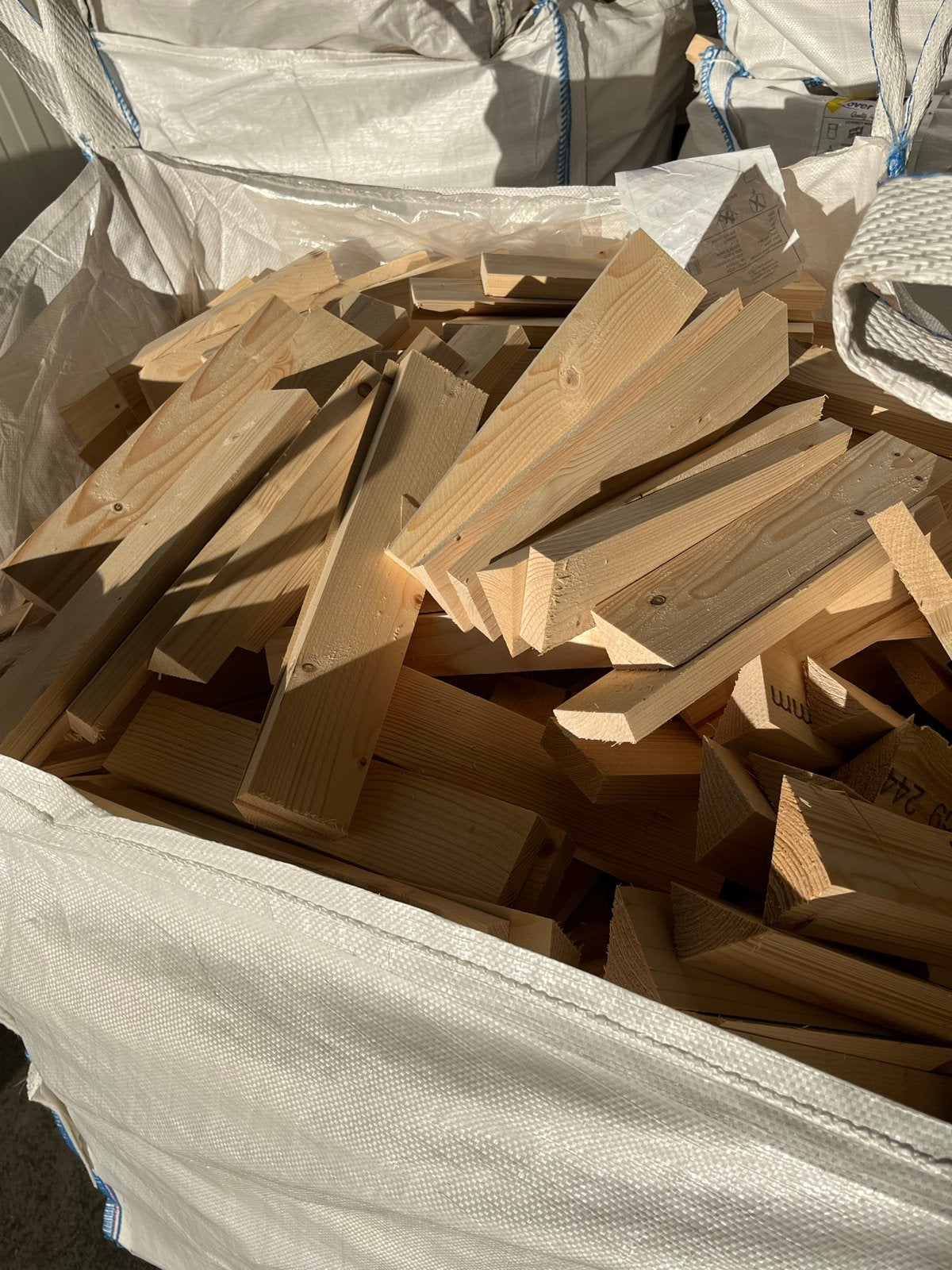 Bigbag Brandhout Haardhout - Diverse Houtsoorten, Tuin en Terras, Haardhout, Minder dan 3 m³, Ophalen, Overige houtsoorten, Blokken