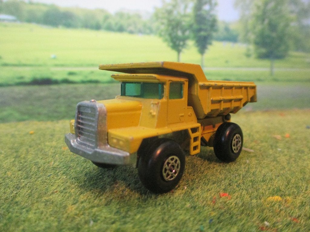 1/118 Mack Dump Truck Lesney Matchbox Superfast 28 1970-1971, Ophalen of Verzenden, Zo goed als nieuw, Auto
