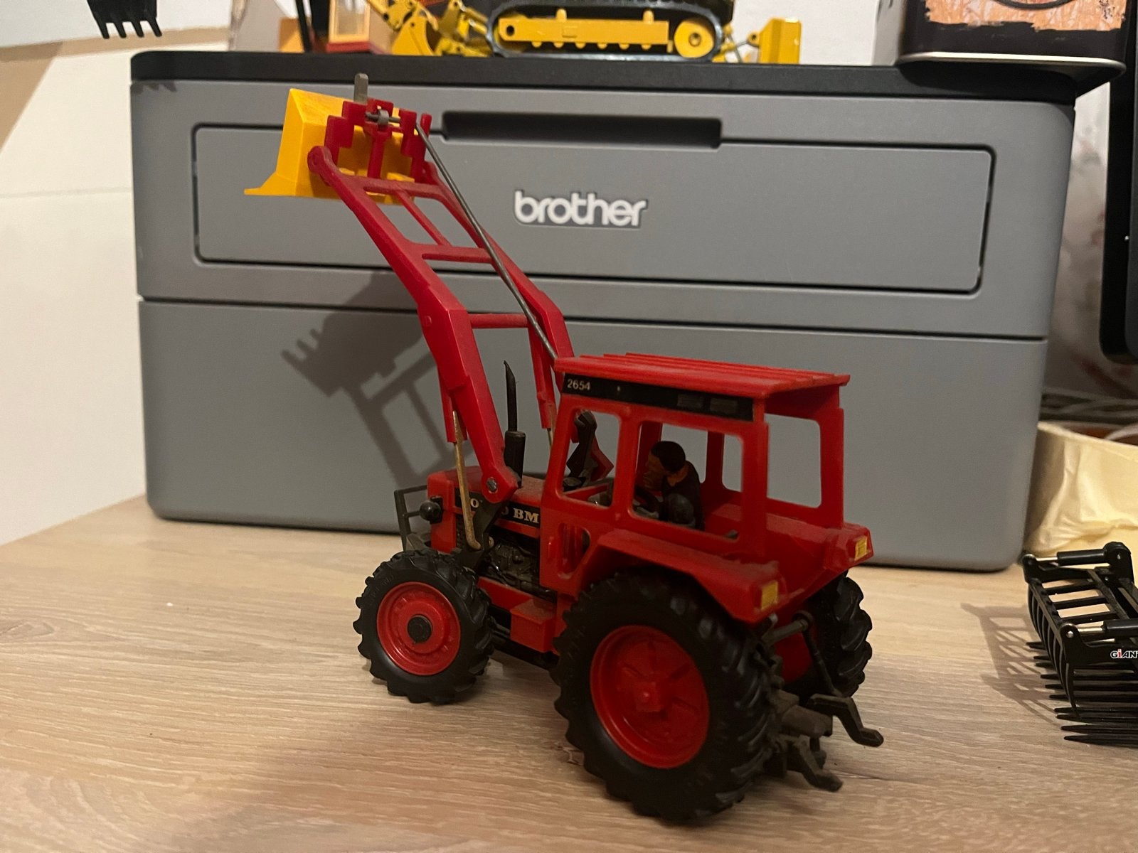 Volvo BM 2654 Tractor met voorlader - Speelgoedmodel, Hobby en Vrije tijd, Ophalen of Verzenden, Gebruikt