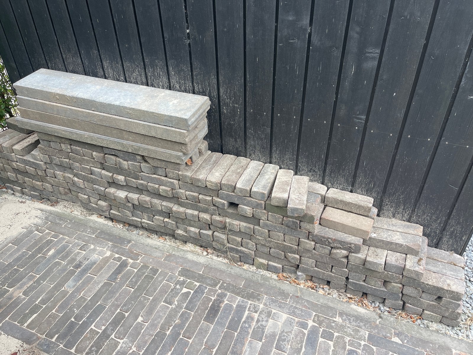 Ca 400 donkerbruine Waaltjes (ruim 6,5 m2) in 1 koop, Ophalen, Overige materialen, Gebruikt, Klinkers