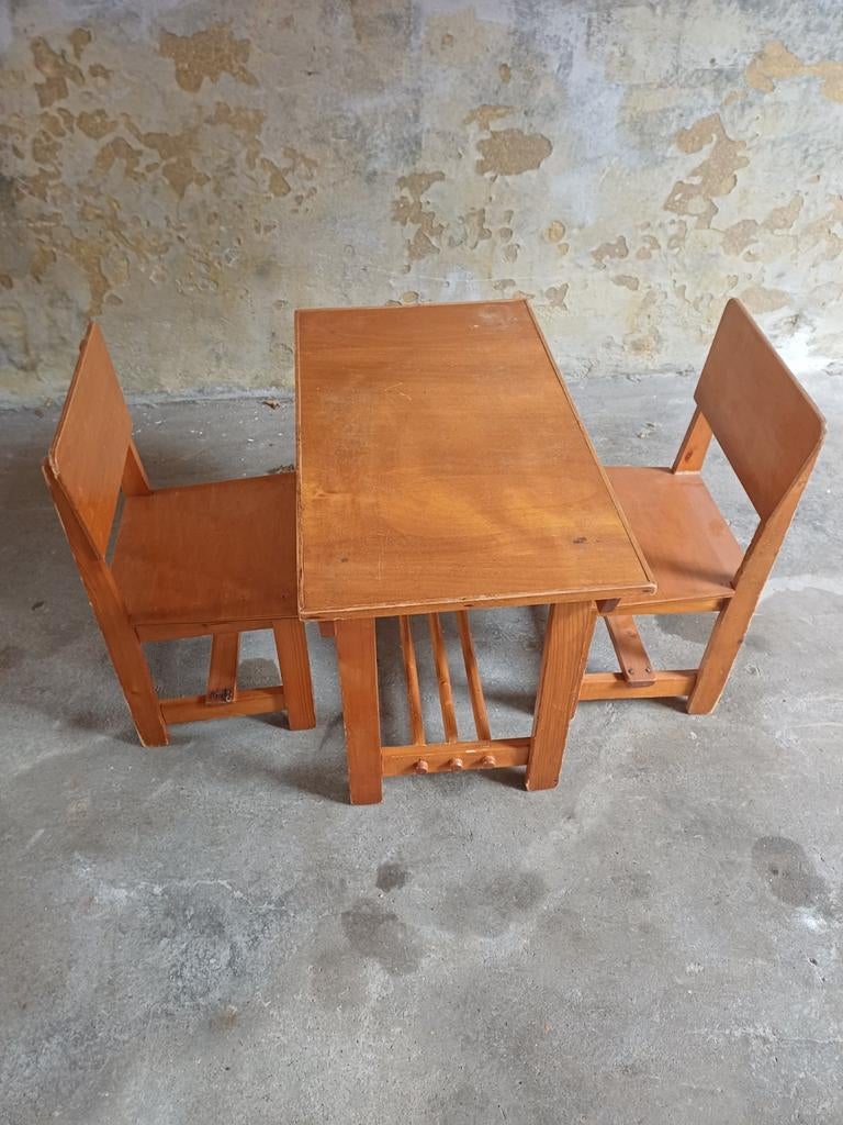 Kindertafeltje met twee stoeltjes - Hout, Ophalen, Gebruikt, Tafel(s) en Stoel(en)