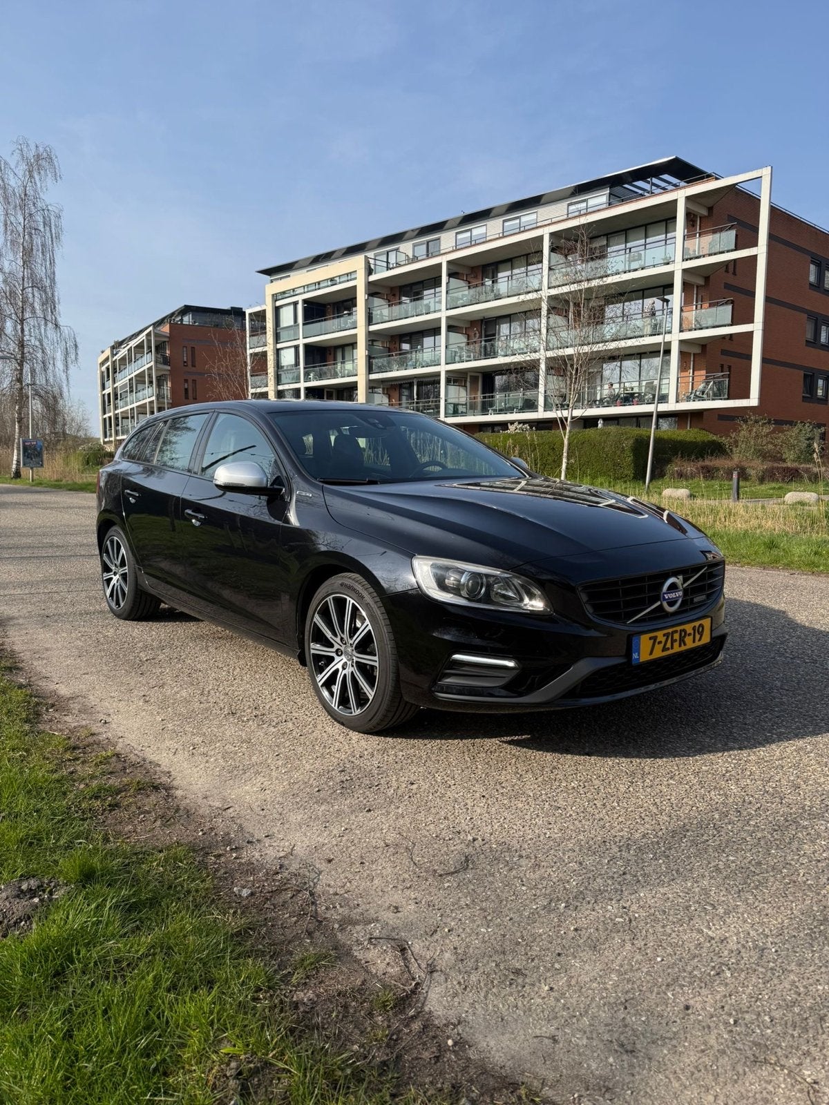 Volvo V60 D6 215pk Plug-in Hybrid 2015 Zwart, Auto's, 1849 kg, 1800 kg, Zwart, Particulier
