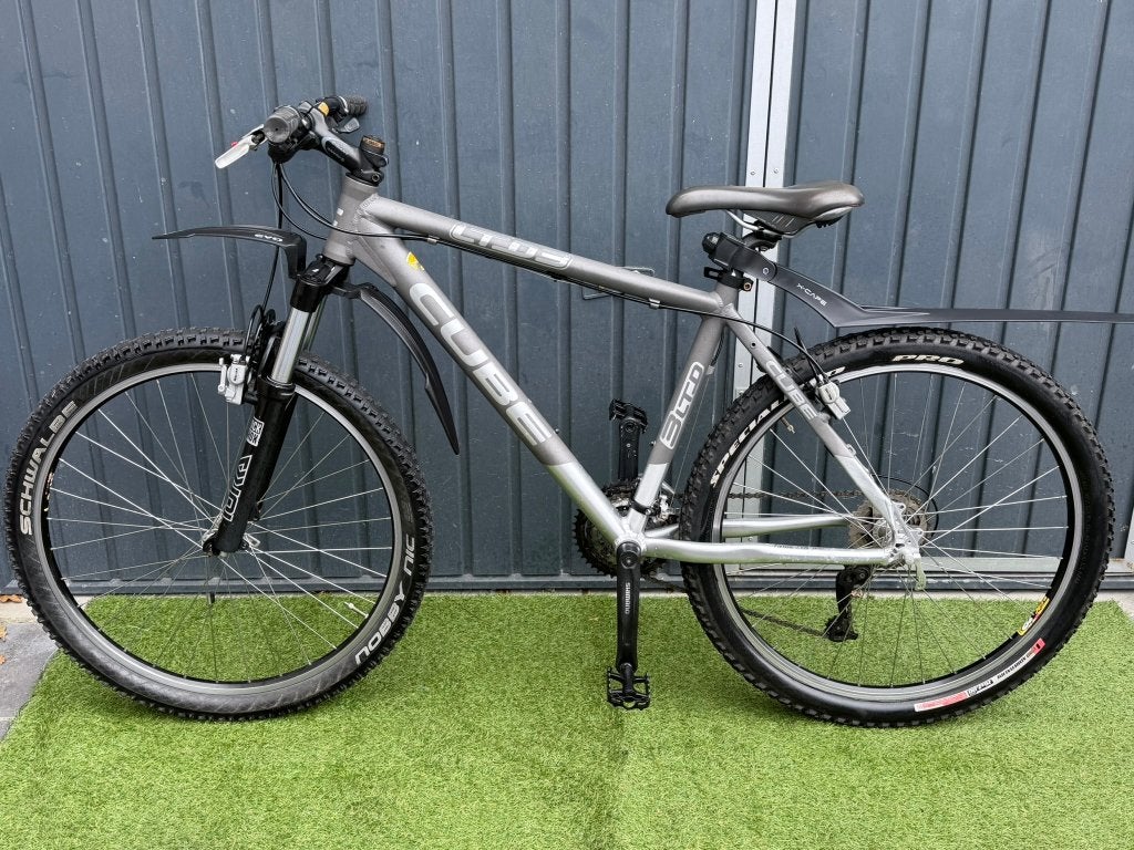 Foto 3 van Cube LTD 3 - 26 inch - Mountainbike Kinderfiets MTB 🩶🤍