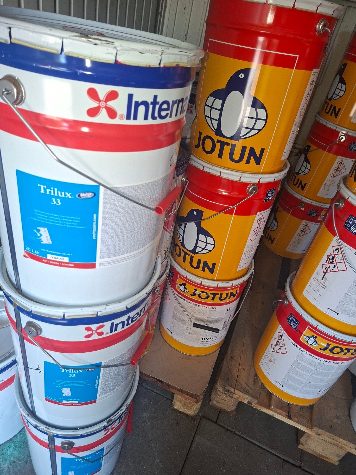 Trilux 33 en  andere merken antifouling vers 0622311401, Ophalen, Nieuw, Verven