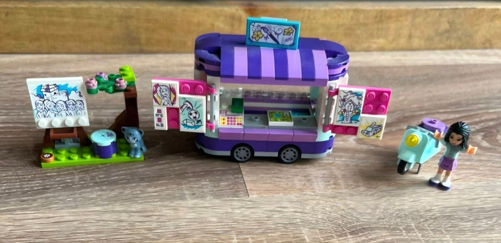 Lego Friends Emma's Kunstkraam en Scooter (lego nr. 41332), Ophalen of Verzenden, Zo goed als nieuw