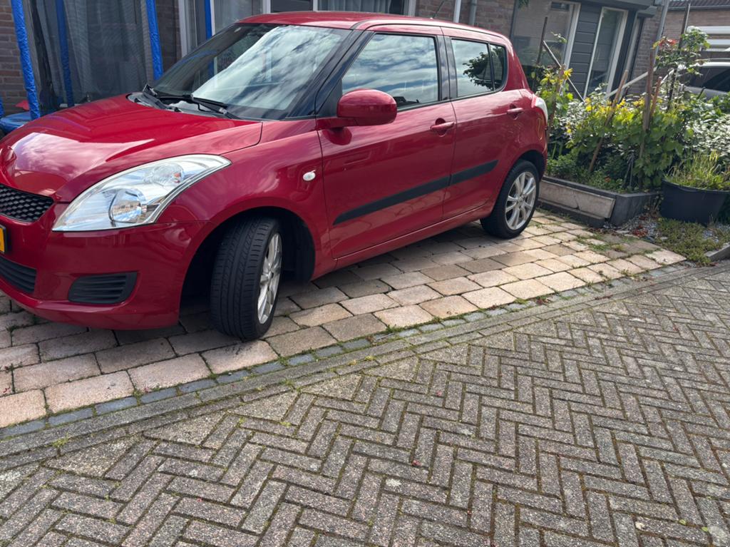 Suzuki Swift 1.2 5-D 2011 Rood, Auto's, Suzuki, Voorwielaandrijving, 4 cilinders, 400 kg, Swift