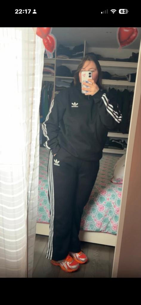 Adidas trainingspak zwart met witte strepen, Zwart, Maat 42/44 (L), Nieuw, Ophalen of Verzenden