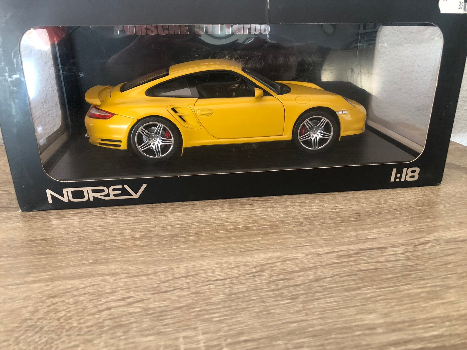 Norev 1/18 Porsche 911 turbo inclusief doos, Hobby en Vrije tijd, Modelauto's | 1:18, Ophalen, Zo goed als nieuw, Auto, Norev