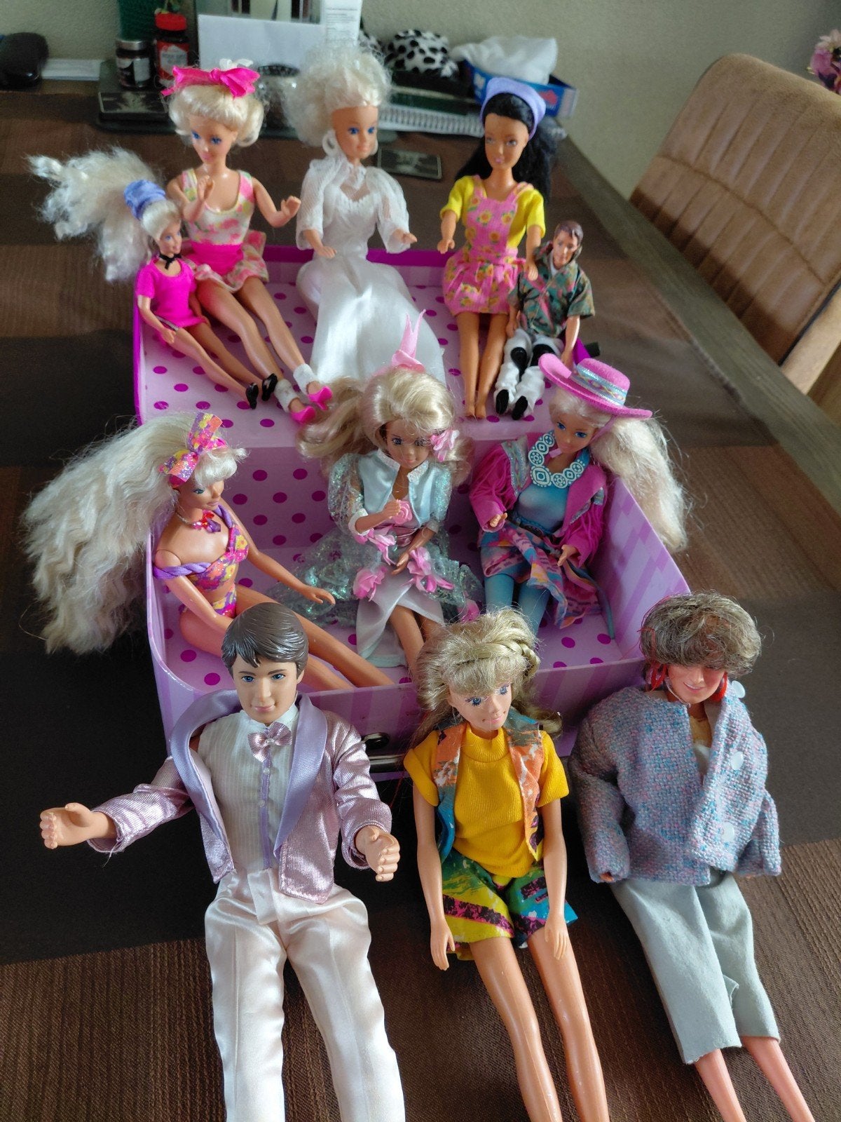 11 barbies met koffertje, Verzamelen, Ophalen, Zo goed als nieuw, Overige typen
