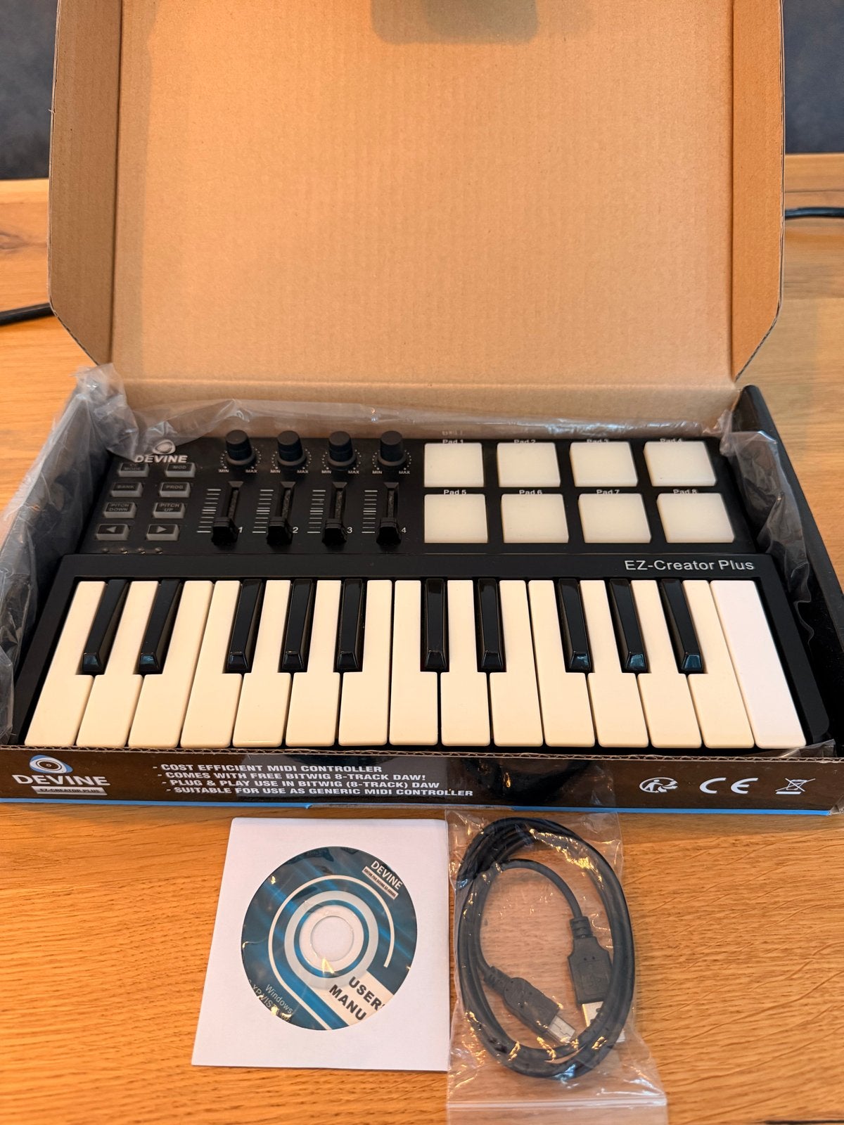 Devine ez-creator plus MIDI keyboard controller, Midi-aansluiting, Overige aantallen, Zo goed als nieuw, Ophalen