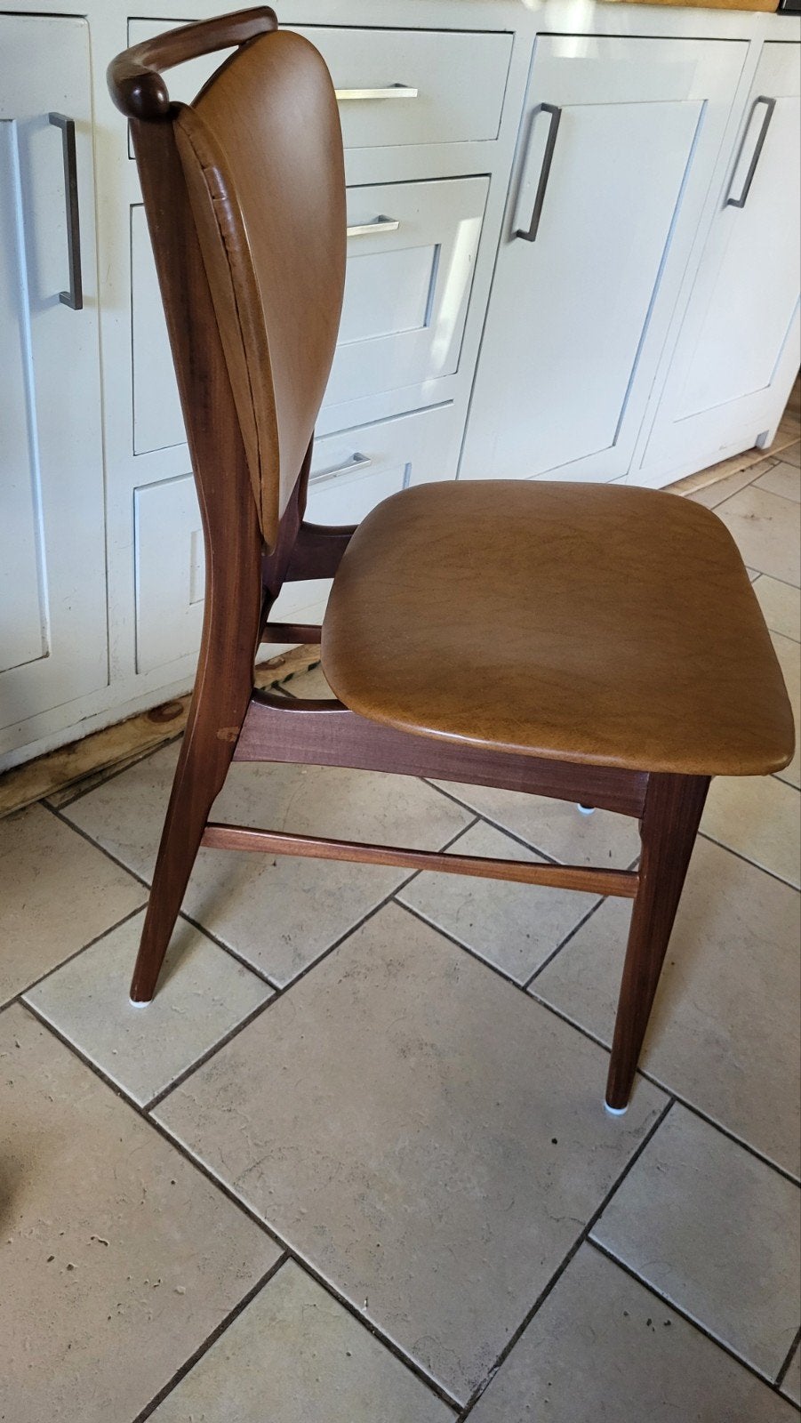 vintage Louis van Teeffelen stoel met skaileer bekleed, Ophalen, Gebruikt, Bruin, Vintage danish design